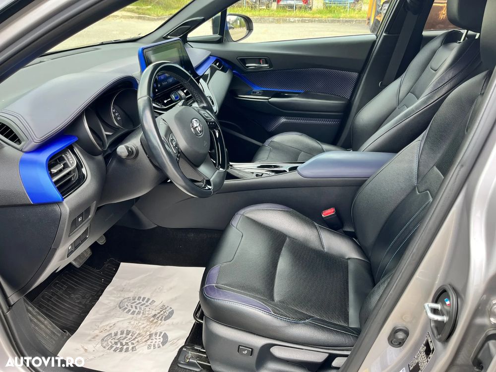 Toyota C-HR - 11