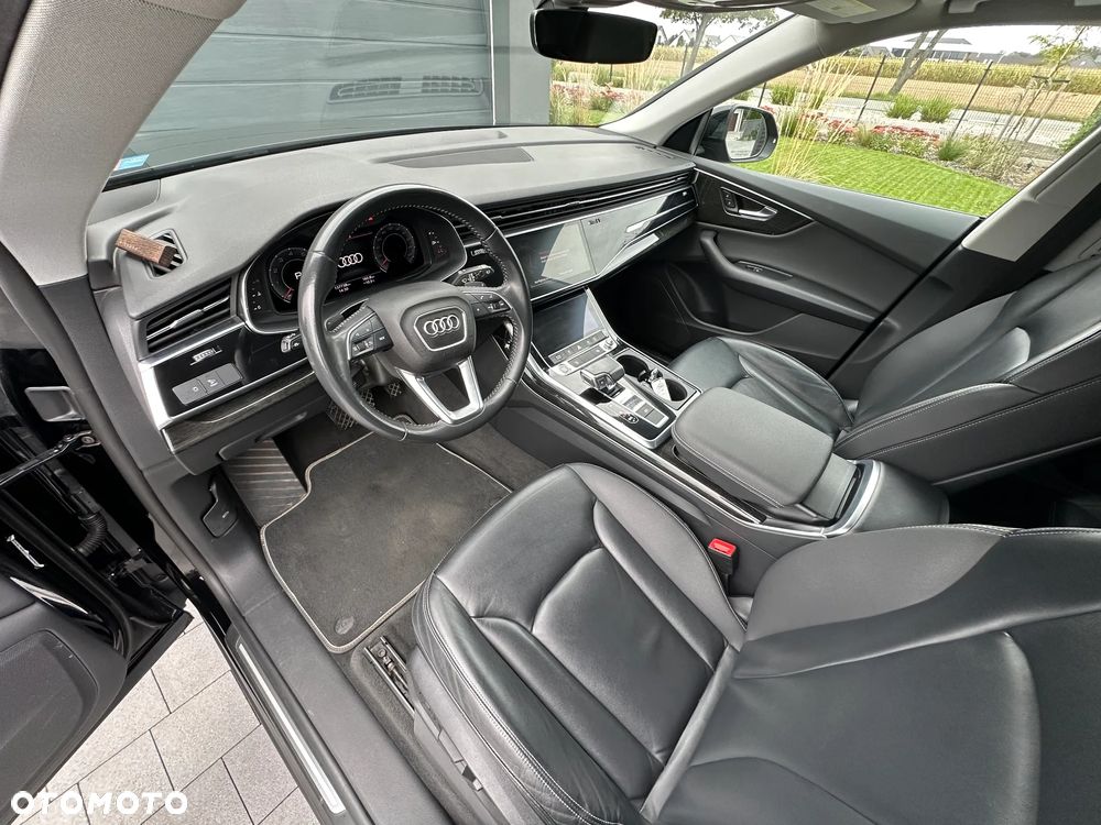 Audi Q8 - 24