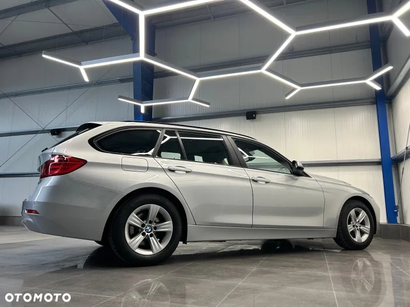 BMW Seria 3 318d - 16