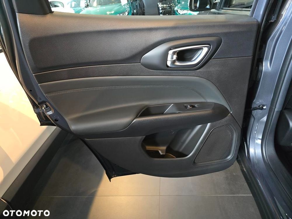 Jeep Compass - 8