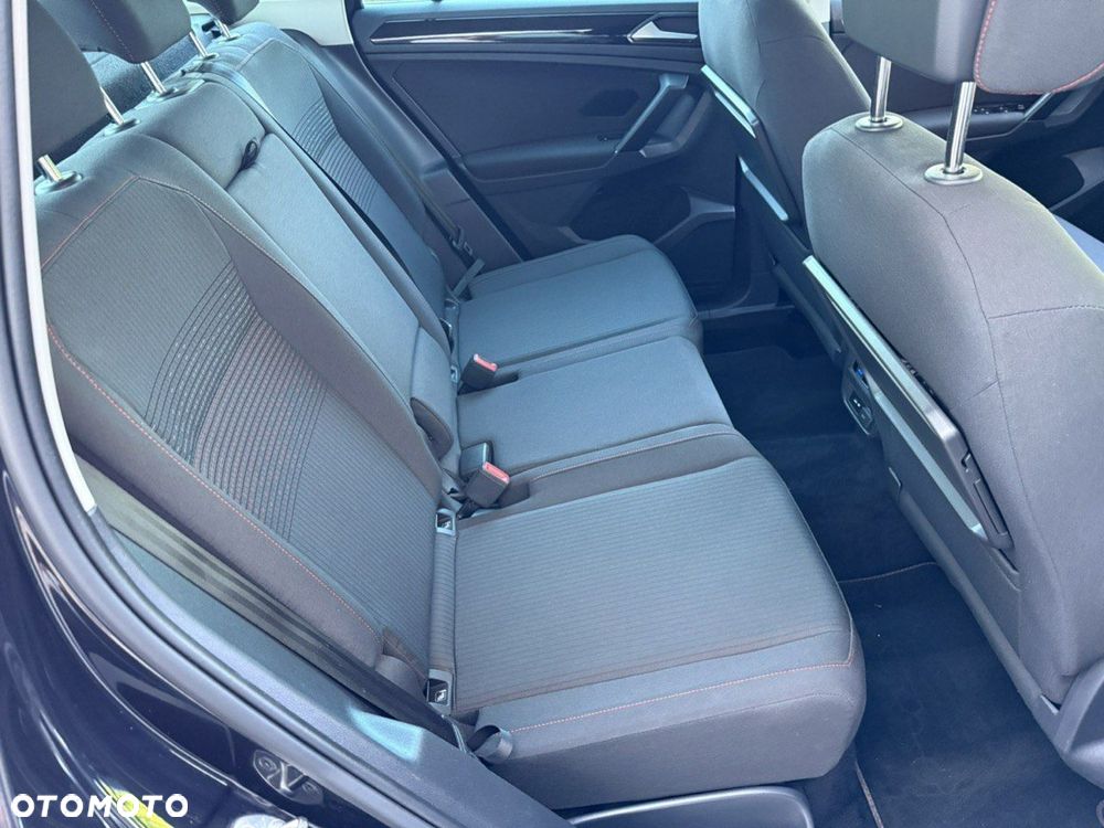 Volkswagen Tiguan - 24