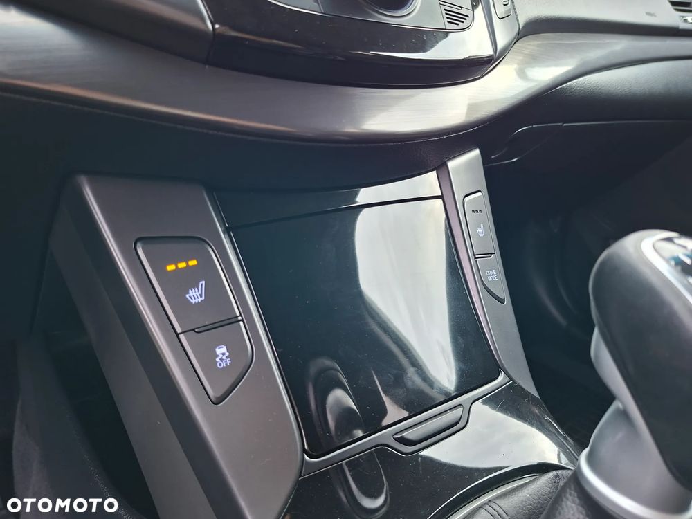 Hyundai i40 Kombi 1.7 CRDi Premium - 25