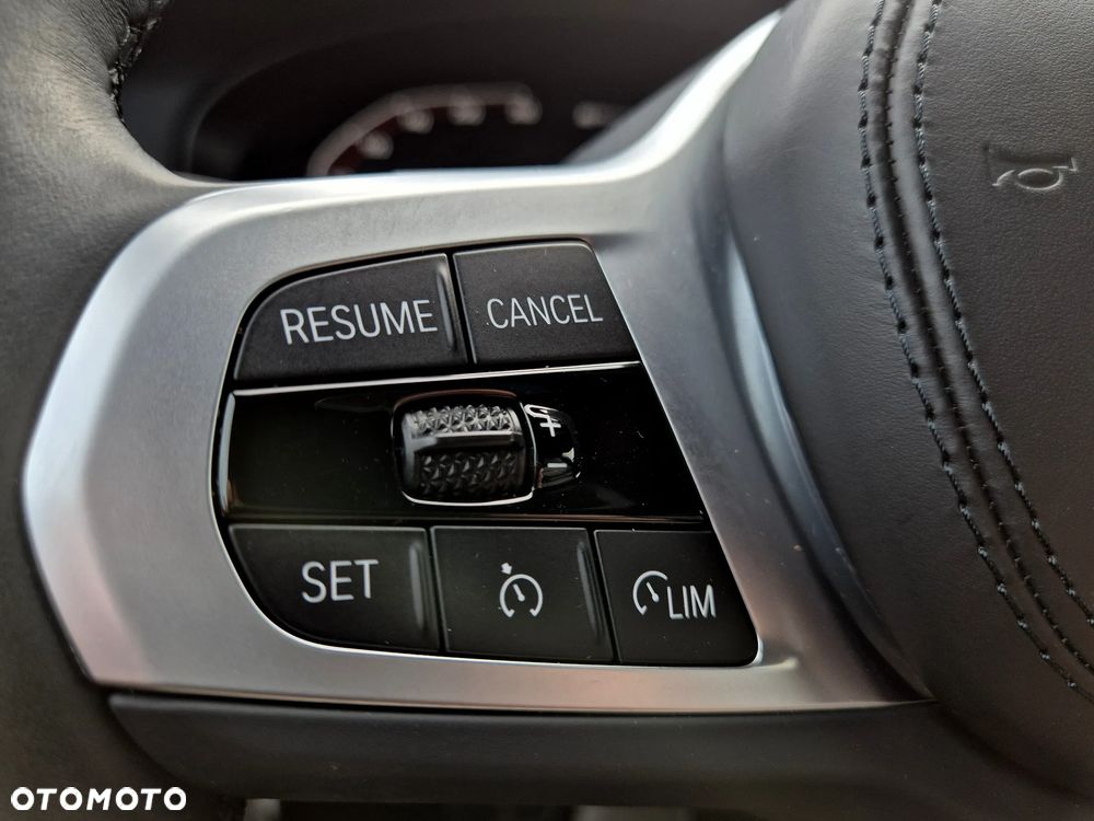 BMW Seria 5 520e M Sport sport - 29