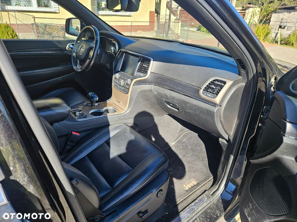 Jeep Grand Cherokee - 17