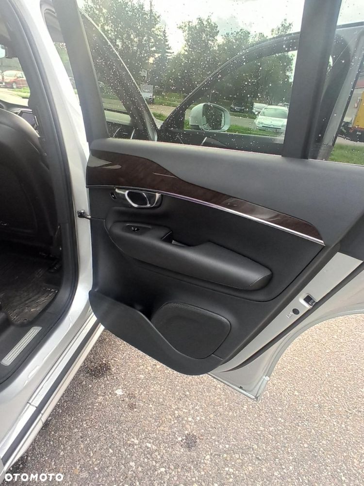 Volvo XC 90 T6 AWD Momentum 7os - 36