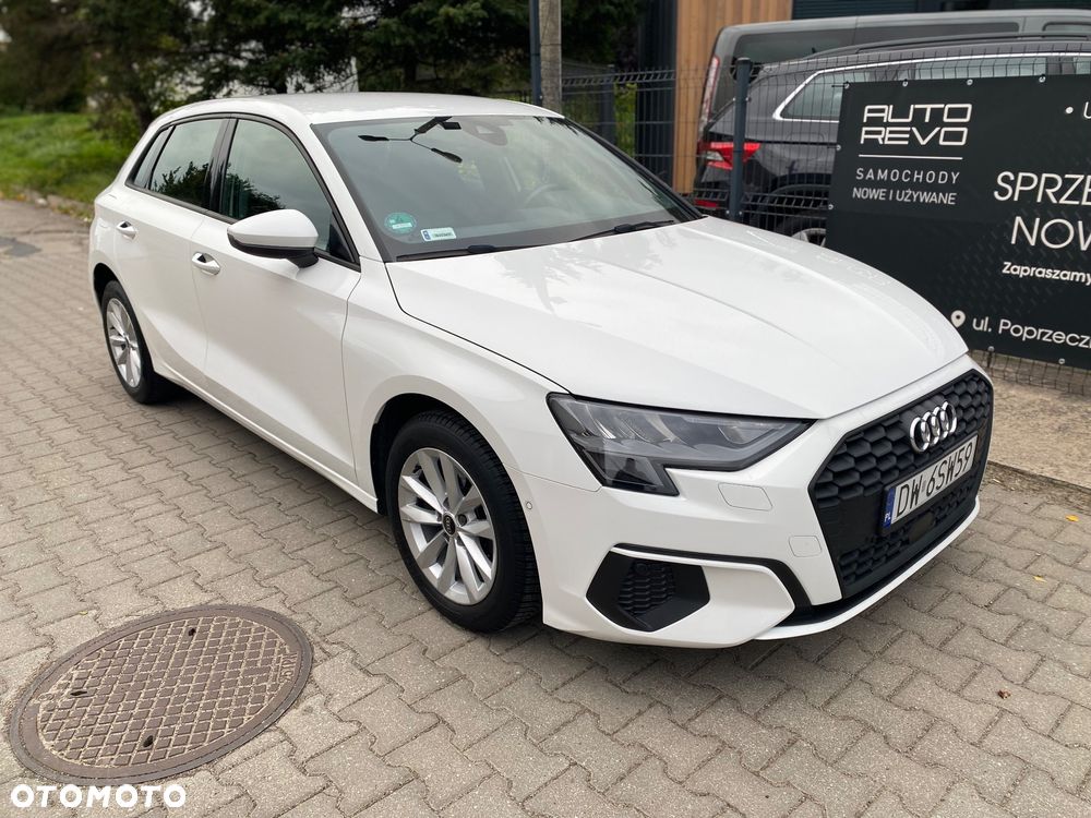 Audi A3 Sportback - 1
