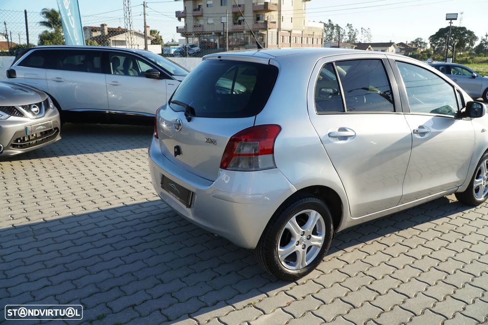Toyota Yaris 1.0 VVT-i AC Manual - 7