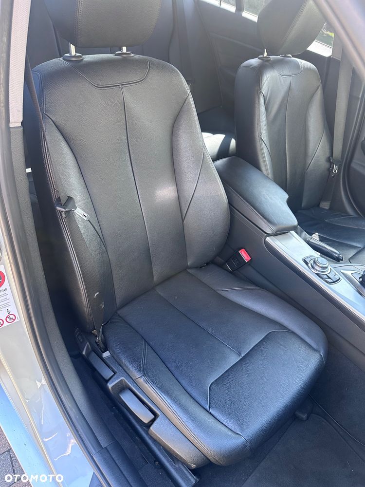 BMW Seria 3 320i Sport Line - 13