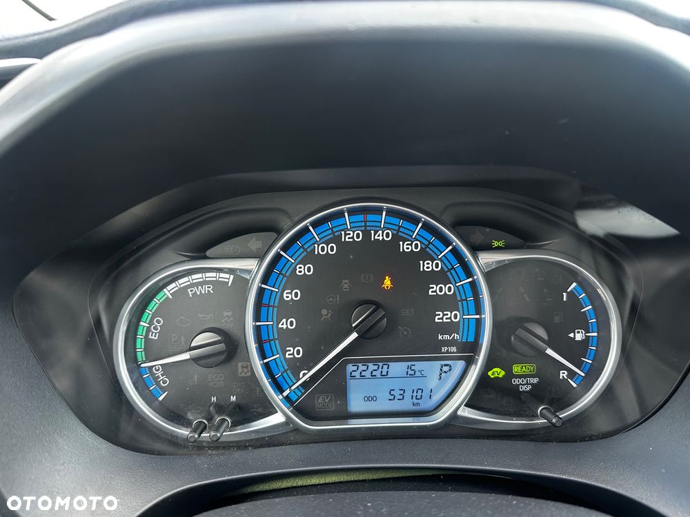 Toyota Yaris Hybrid 100 Selection Passion - 24