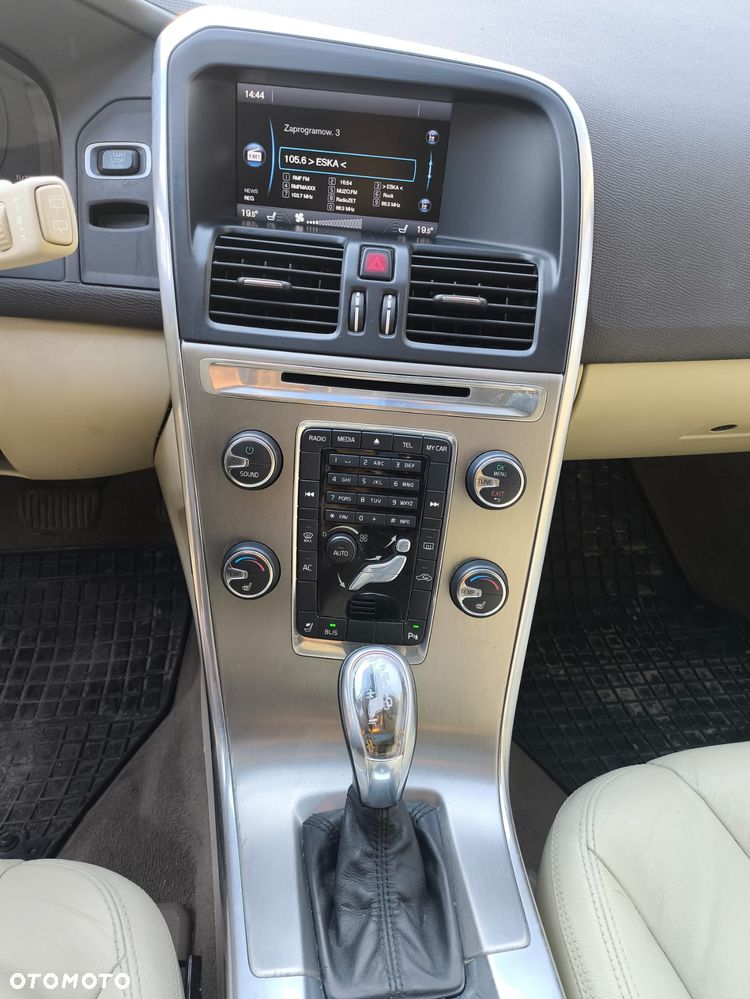 Volvo XC 60 T6 AWD Summum - 9