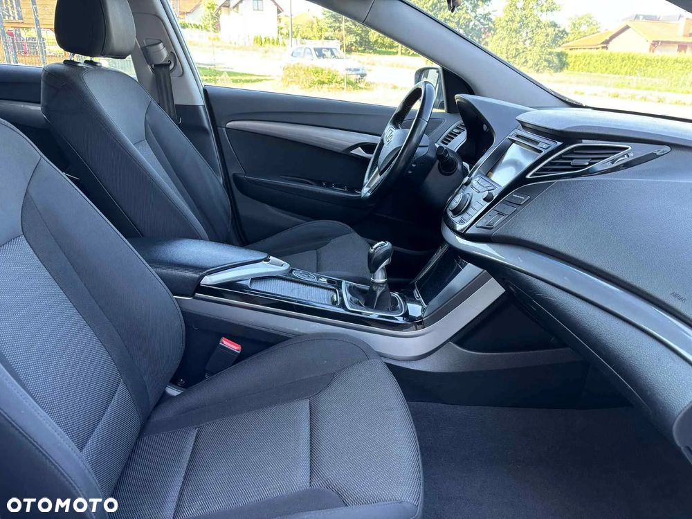 Hyundai i40 1.7 CRDi Comfort + - 25