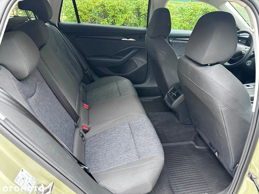 Skoda Superb 2.0 TDI SCR Essence DSG - 14