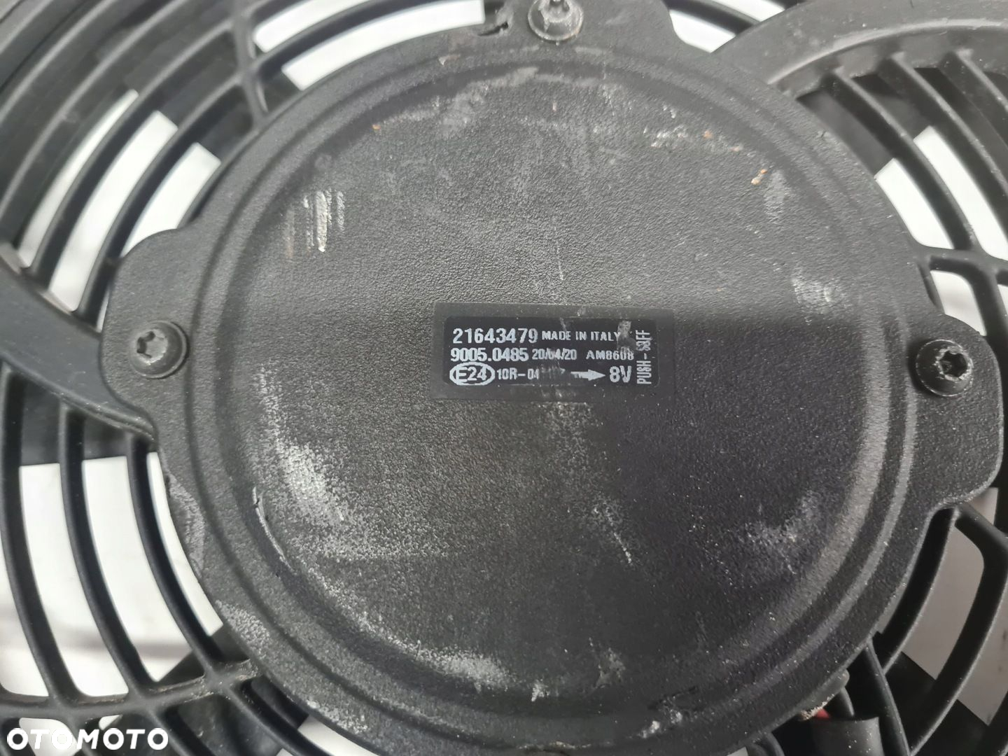 WENTYLATOR WIATRAK OBUDOWA KLIMATYZACJI KLIMY POSTOJOWEJ VOLVO FH 4 FH 5 - 9
