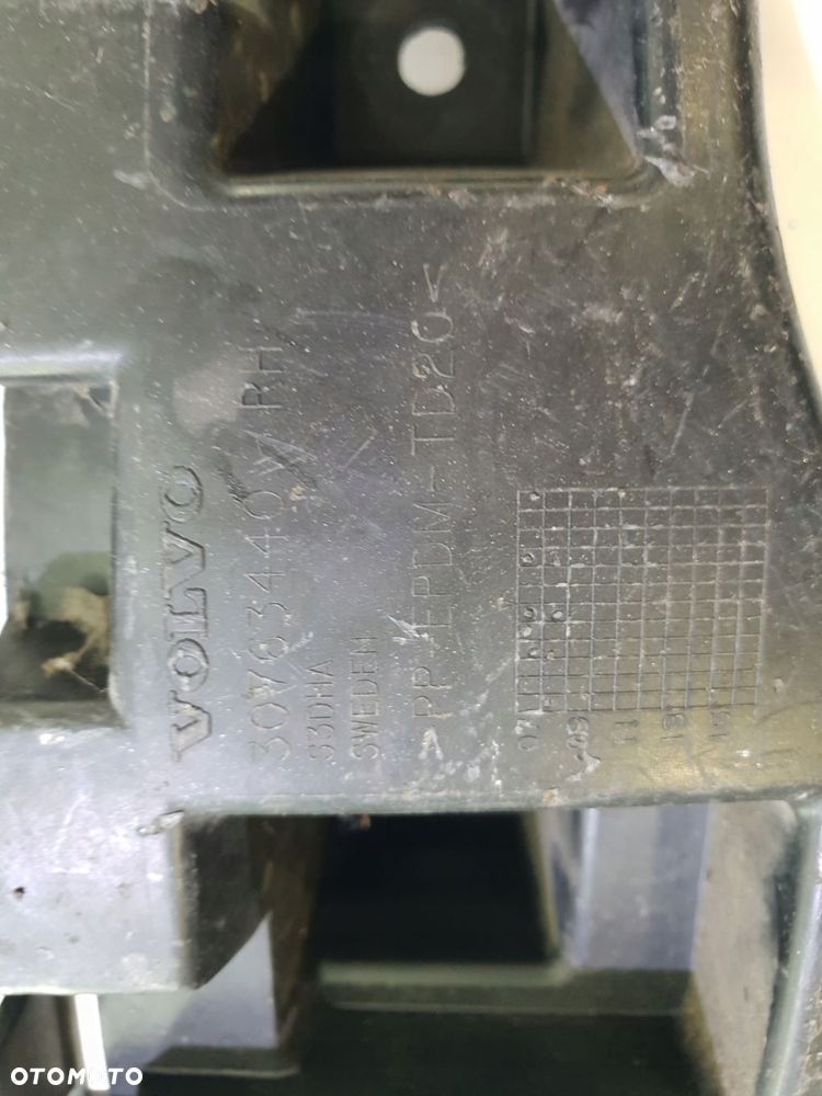 VOLVO XC60 ŚLIZG MOCOWANIE ZDERZAKA PRAWY TYŁ 30763440 - 2