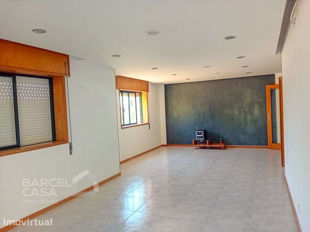 Apartamento T3 com garagem fechada em Arcozelo - Barcelos - Grande imagem: 2/15