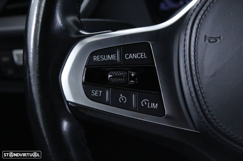 BMW 116 d Pack Desportivo M Auto - 24