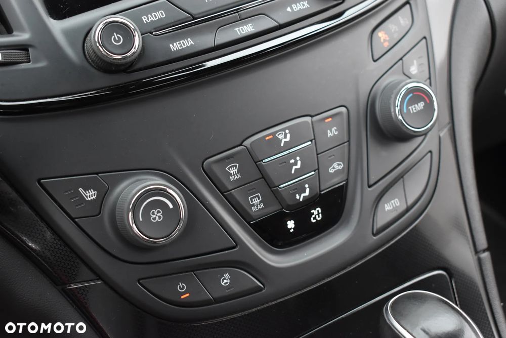 Opel Insignia - 16