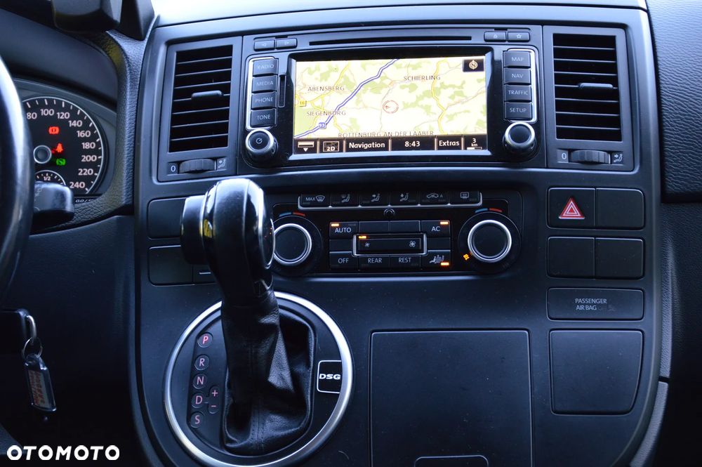 Volkswagen Multivan - 24