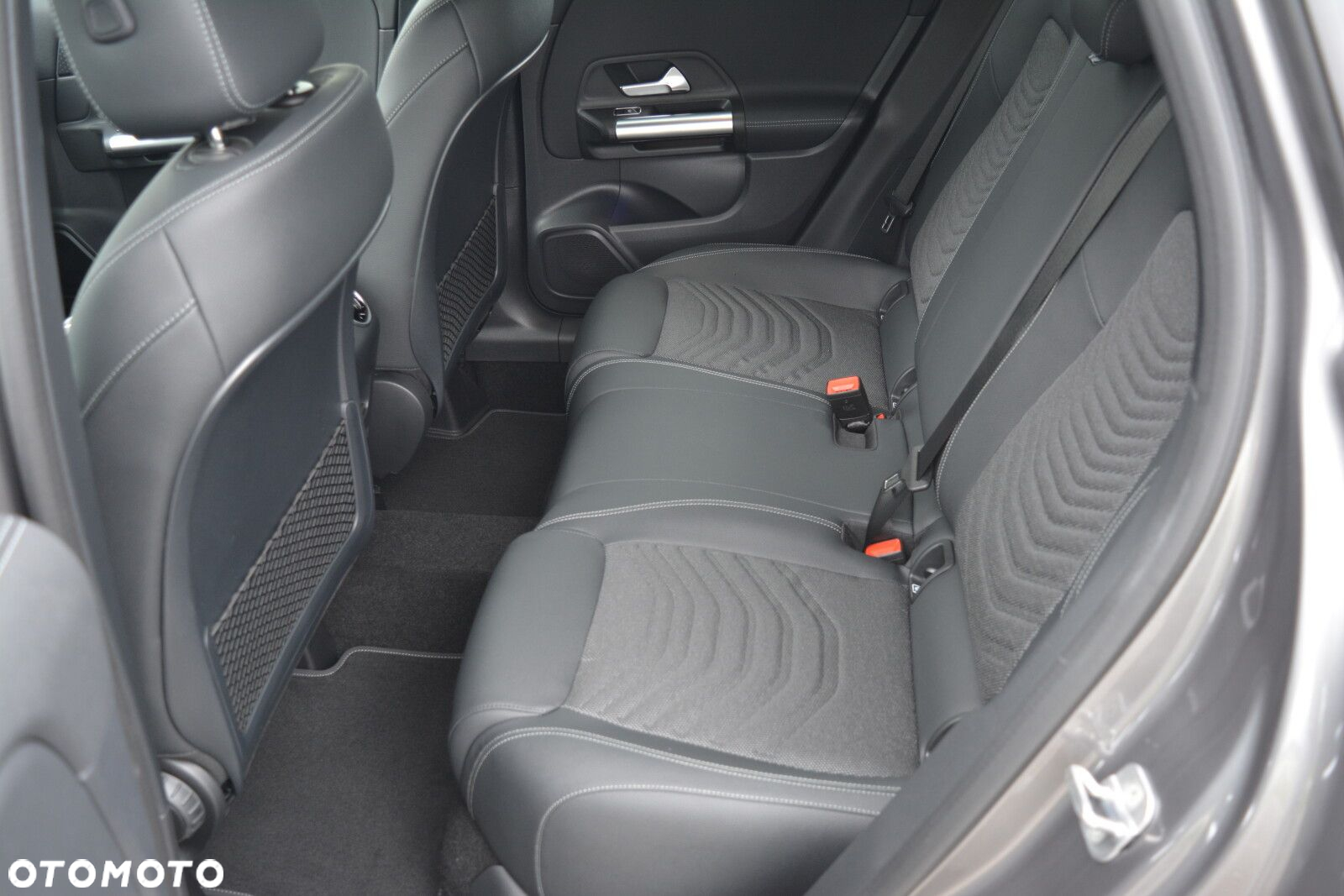 Mercedes-Benz GLA - 11