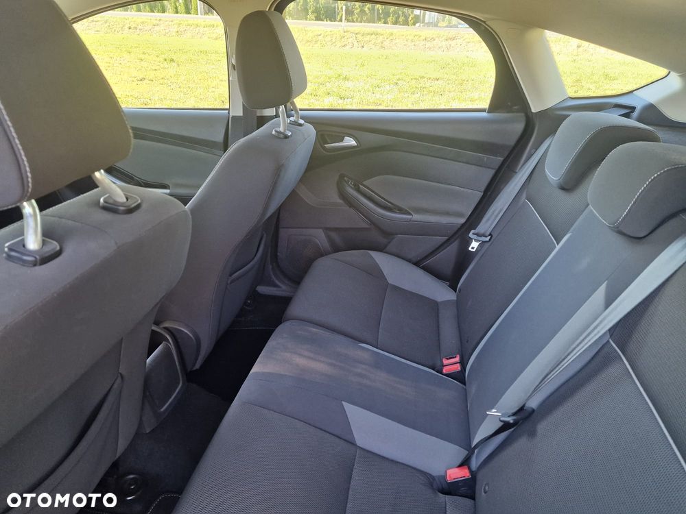 Ford Focus 1.6 Edition - 9