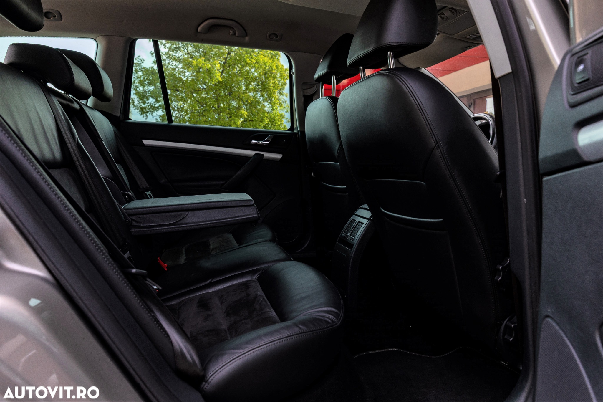 Skoda Octavia Combi 2.0 TDI DPF 4x4 DSG Scout - 11