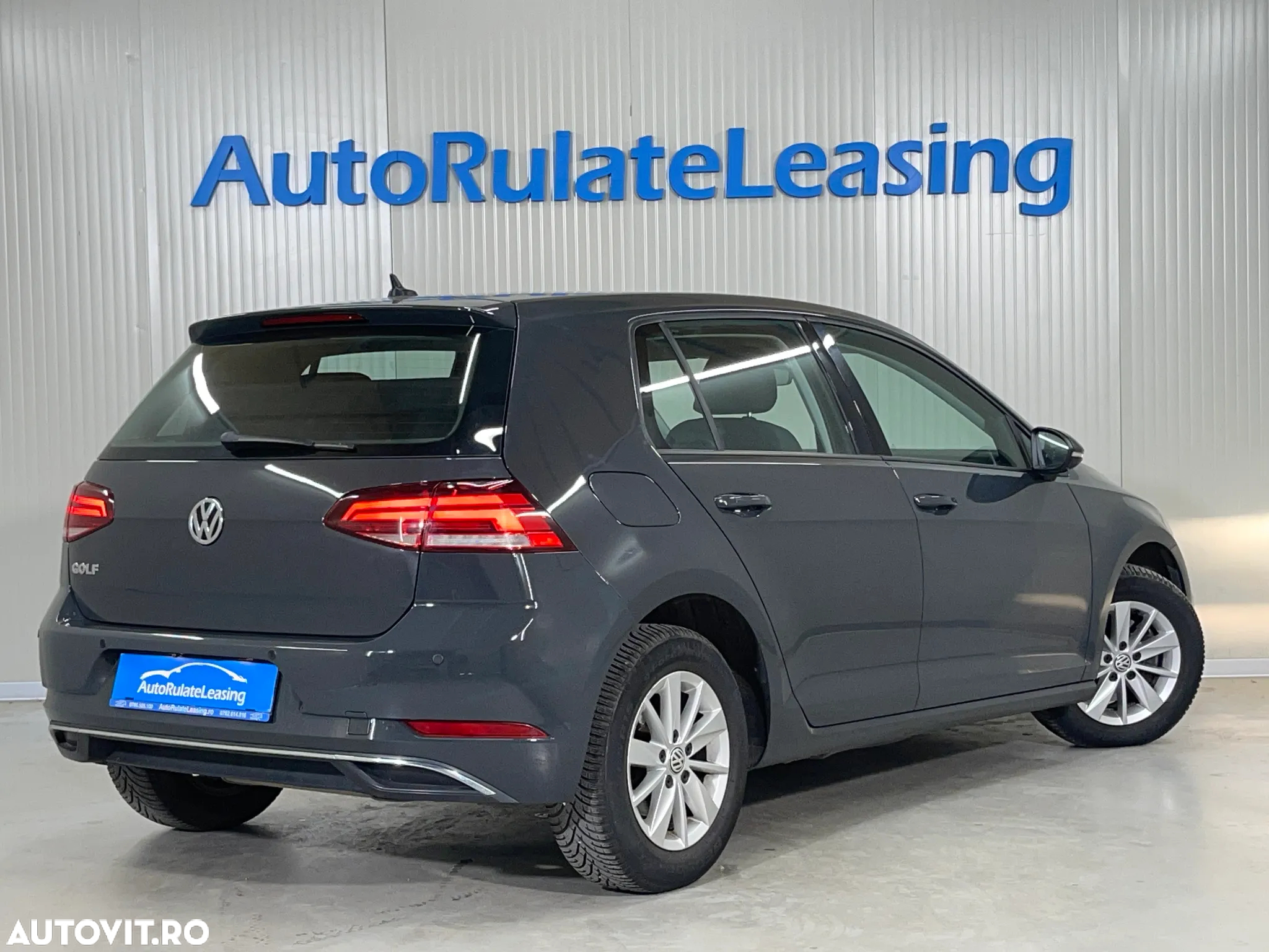 Volkswagen Golf 1.6 TDI Comfortline - 3