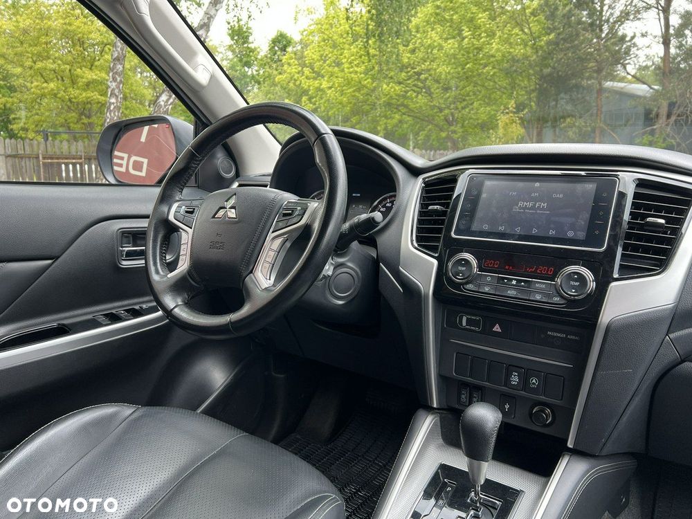 Mitsubishi L200 2.2 d DC Instyle Plus - 14