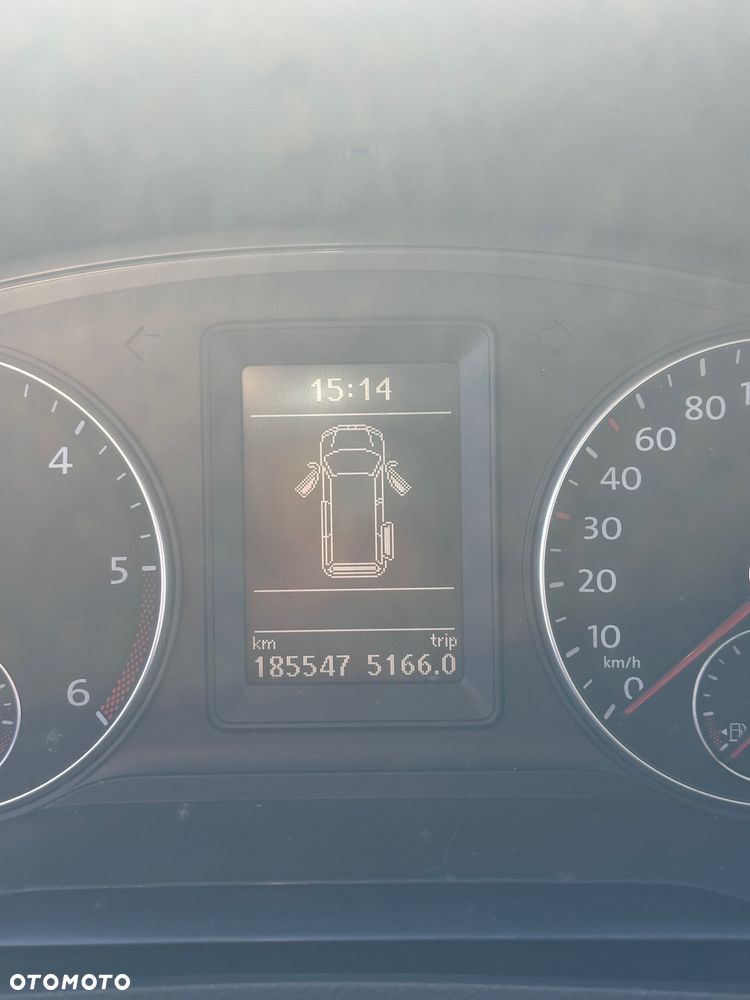 Volkswagen Caravelle - 12