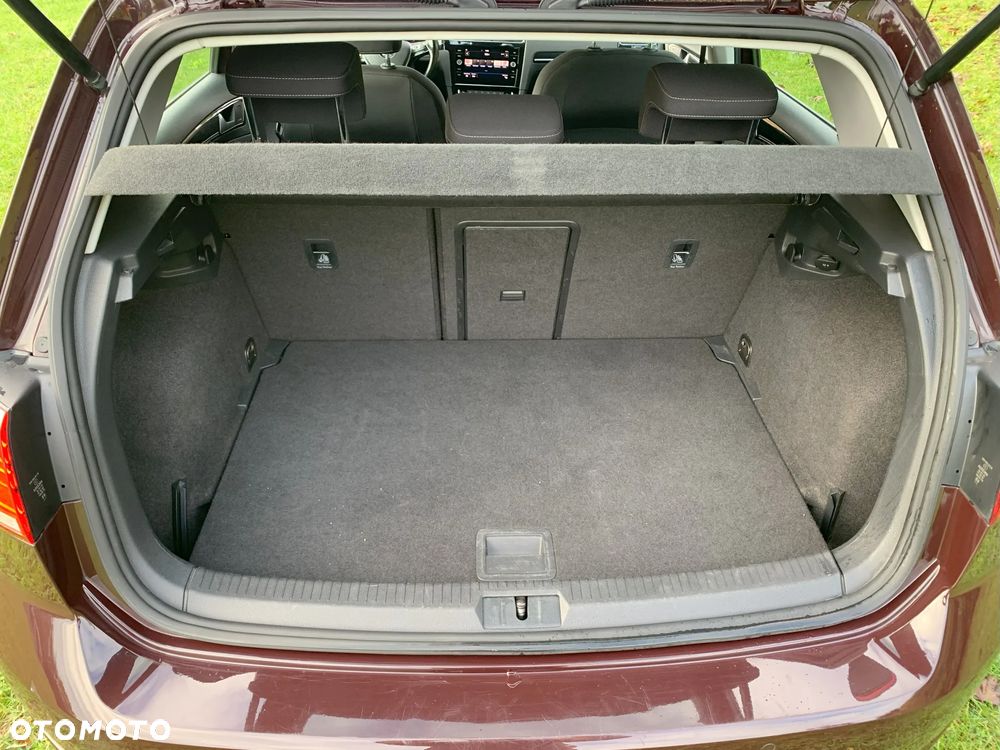 Volkswagen Golf - 10