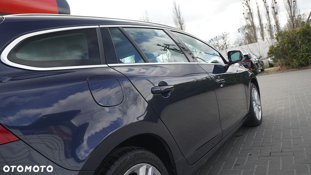 Volvo V60 D6 AWD Plug-in Hybrid Momentum - 21