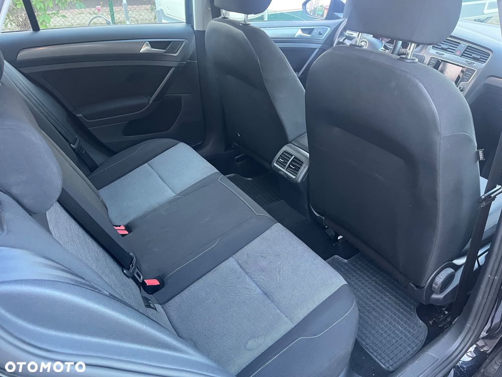 Volkswagen Golf - 8