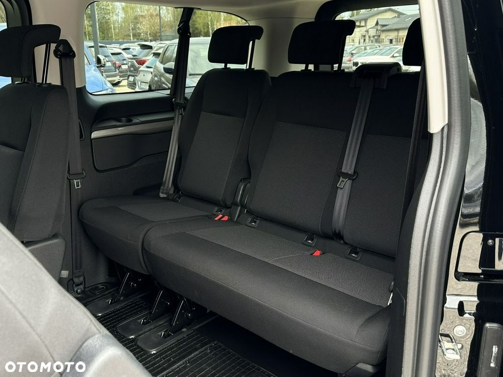 Peugeot Traveller - 16