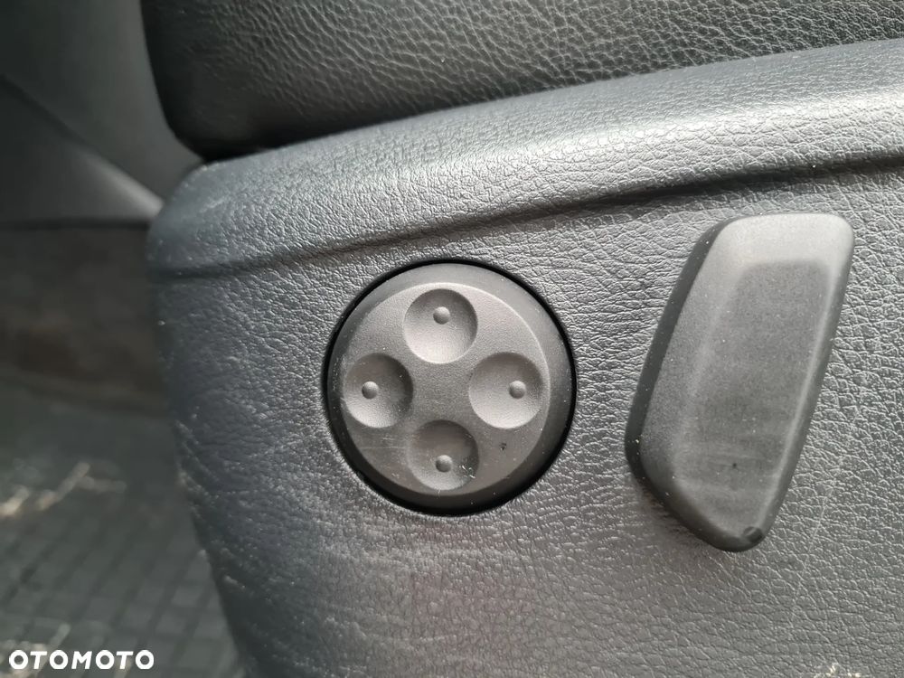 Volkswagen Sharan 2.0 TDI 4Motion BlueMotion Technology Comfortline - 16