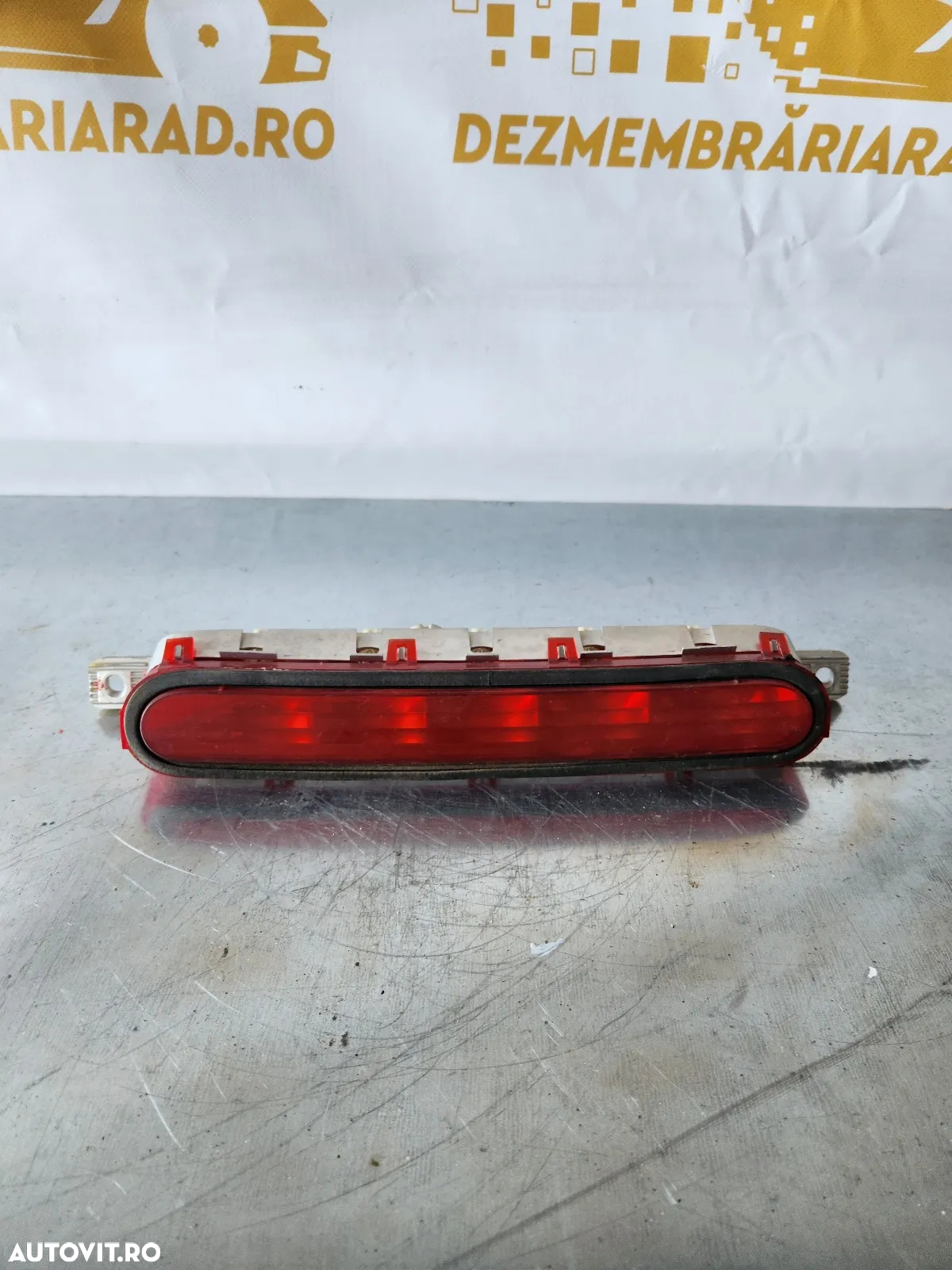 Lampa Stop Suplimentar Frana Toyota Corolla Verso - Dezmembrari Arad - 2
