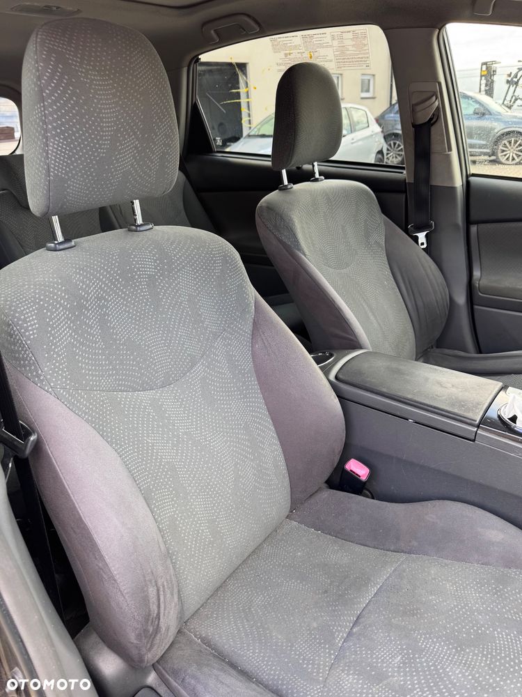Toyota Prius+ (Hybrid) - 14