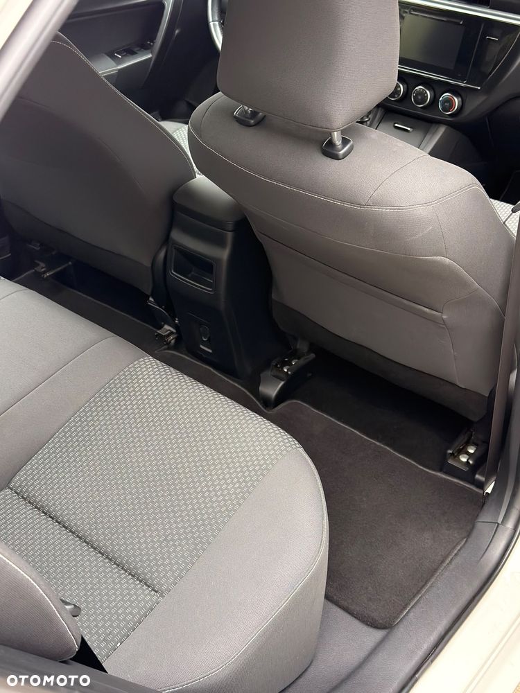 Toyota Corolla 1.4 D-4D Comfort - 8