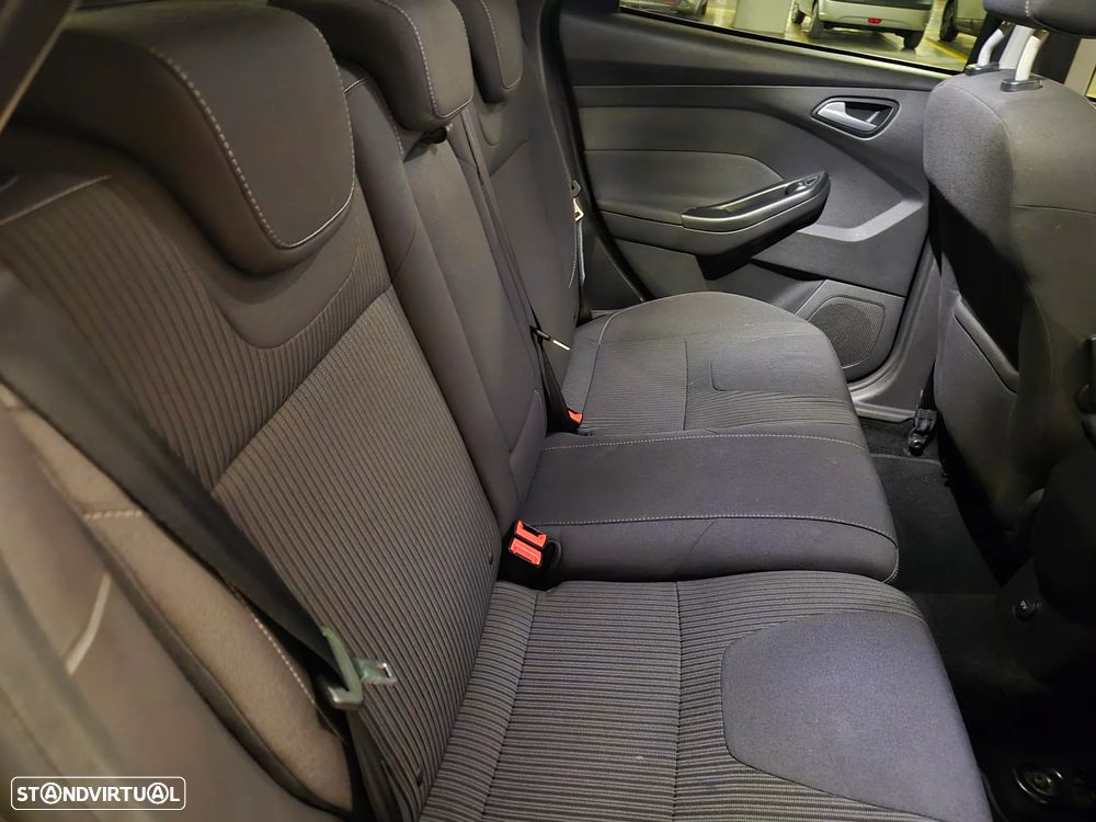 Ford Focus SW 1.6 TDCi Titanium Best - 32