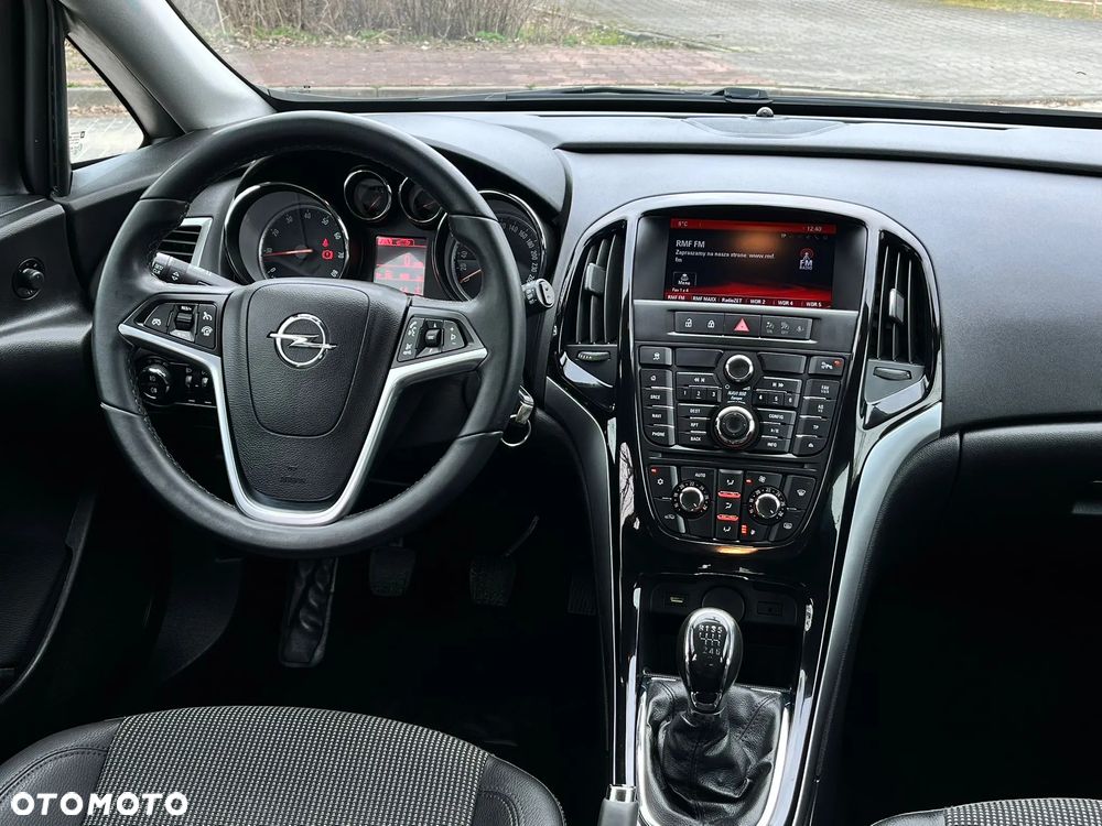 Opel Astra 1.4 Turbo Exklusiv - 26