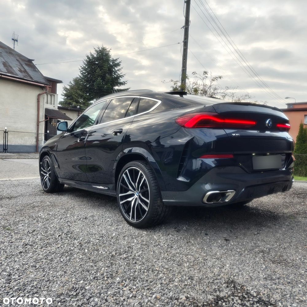 BMW X6 M50i - 8