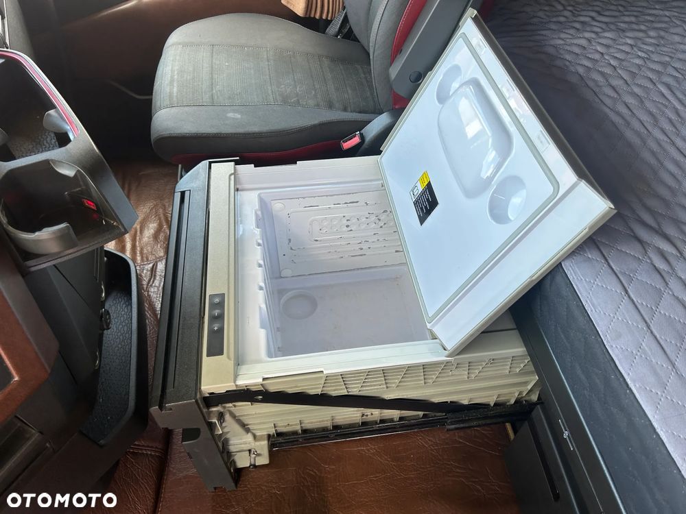 Volvo FH 500 AUTOMAT / HALOGENY ORUROWANIE / FULL SPOJLERY / LED / EURO 6 / TACHOGRAF NOWEJ GENERACJI / PRZÓD NOWE OPONY DUNLOP / 2015 ROK !! - 28