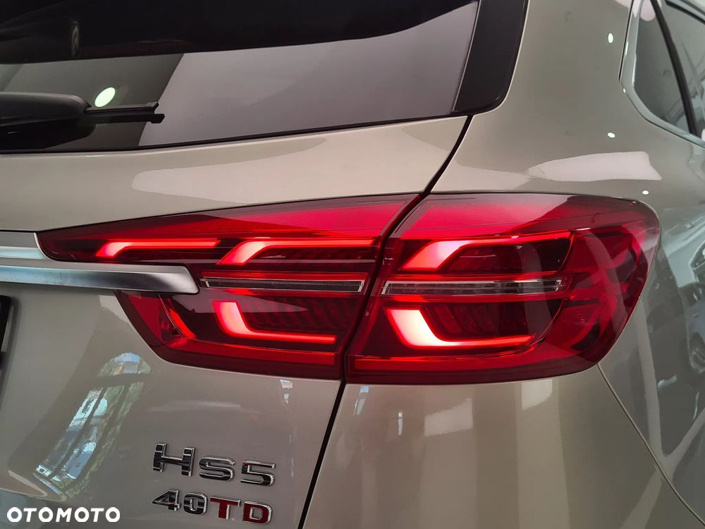 Hongqi HS5 2.0T AWD - 11