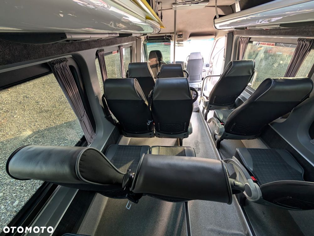 Mercedes-Benz Sprinter 519 - 20