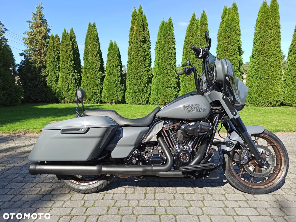 Harley-Davidson Touring Street Glide - 21