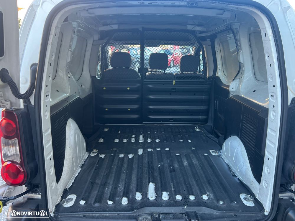 Peugeot Partner 1.6 Hdi 3 Lugares Pack-Office AC C/IVA DEDUTIVEL - 16