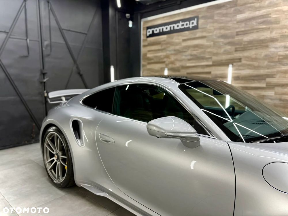 Porsche 911 Turbo S - 4