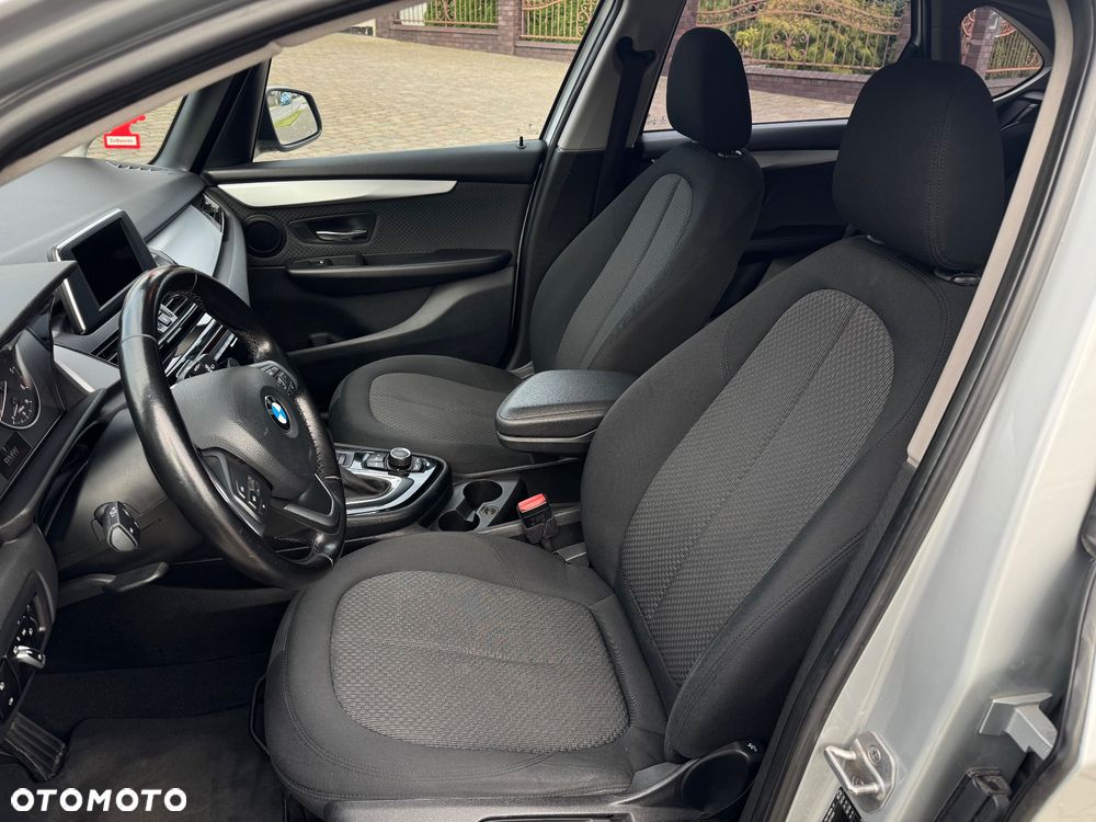 BMW Seria 2 218d xDrive - 23