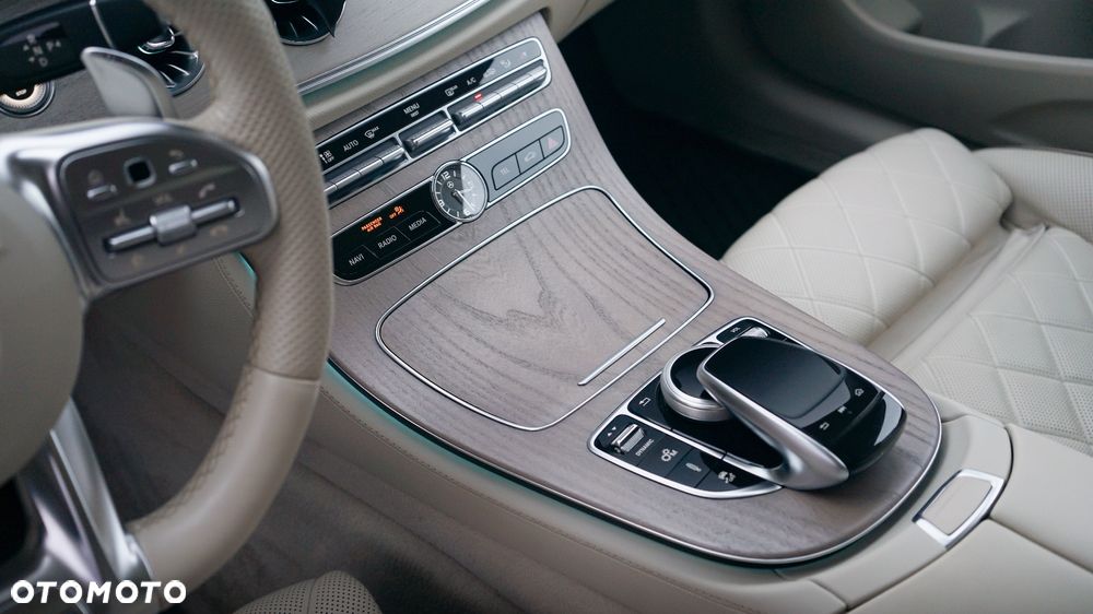 Mercedes-Benz Klasa E - 23