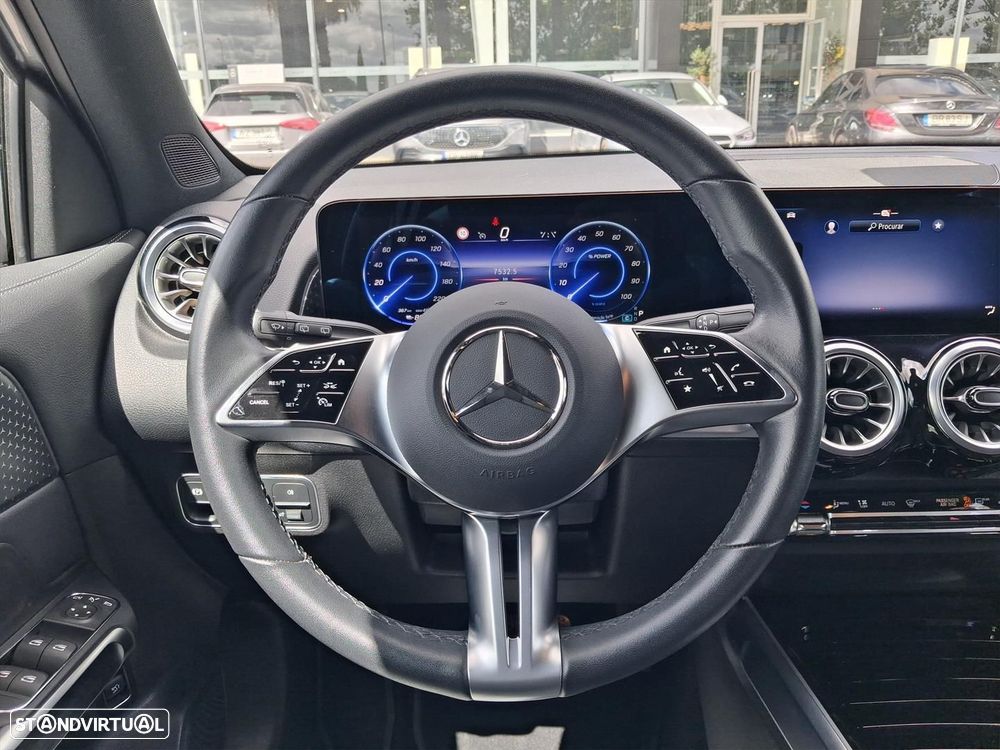 Mercedes-Benz EQB - 22