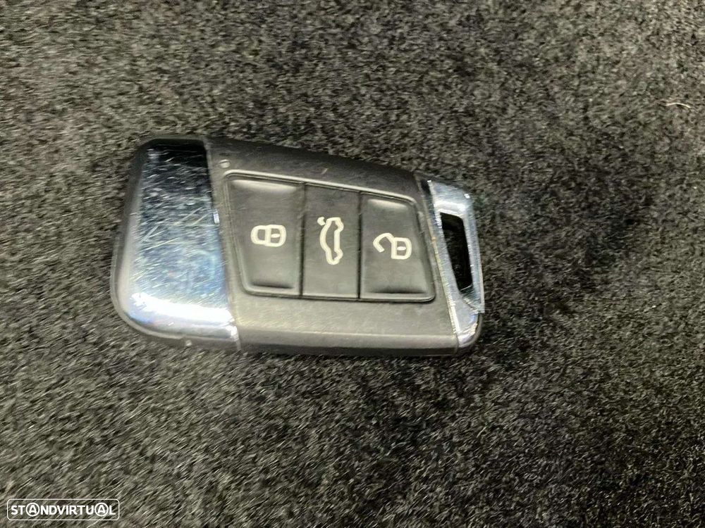 VW Passat Variant 2.0 TDI Business DSG - 17