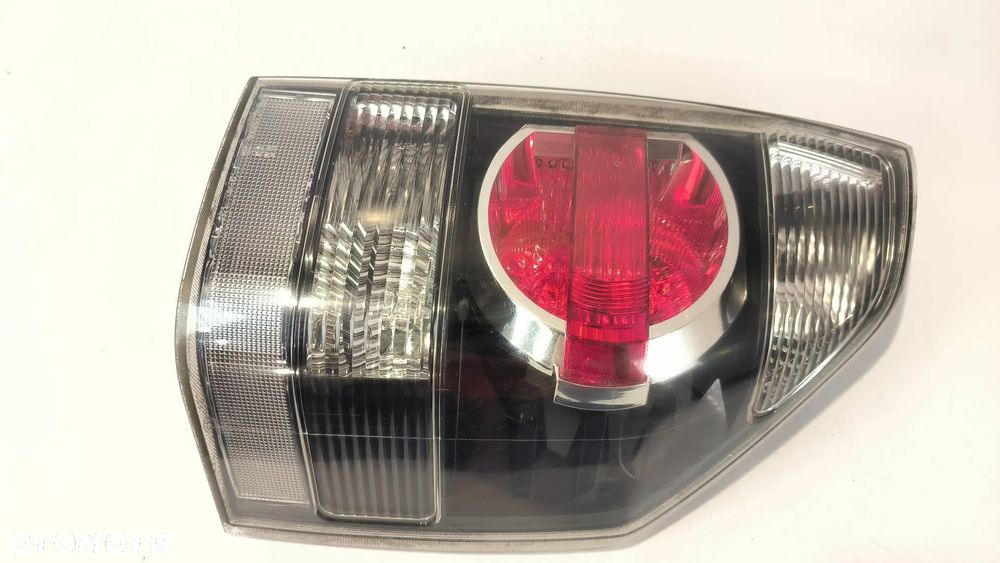 Lampa tylna prawa P3157 /lewa P3157 Mitsubishi Pajero 2008 SUV - 3